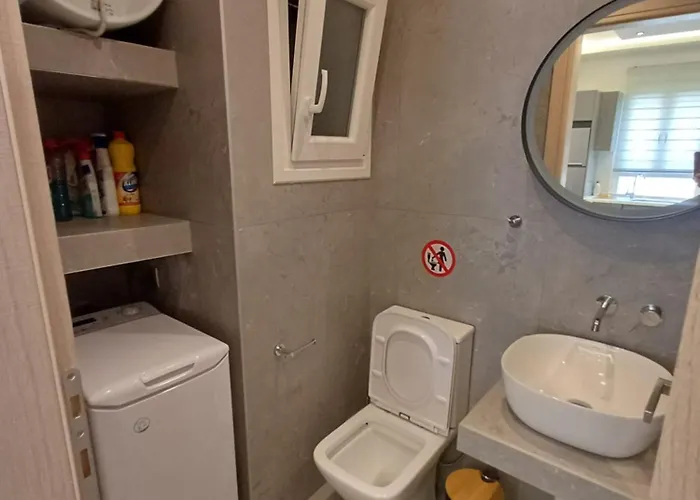 Apartment Centre Near Metro Station