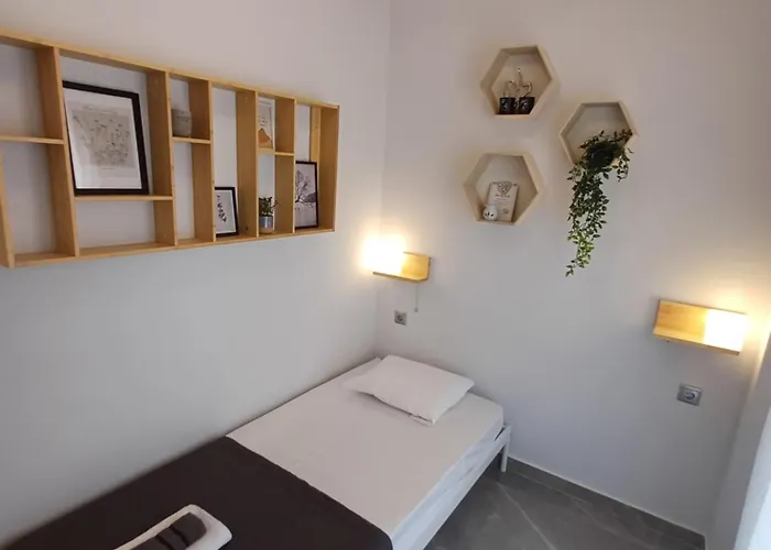 아파트 Centre Near Metro Station *