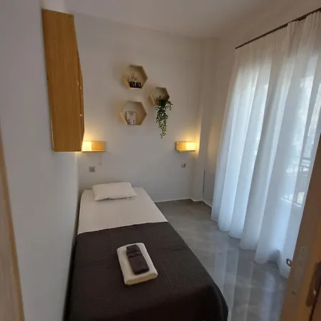 Apartment Centre Near Metro Station