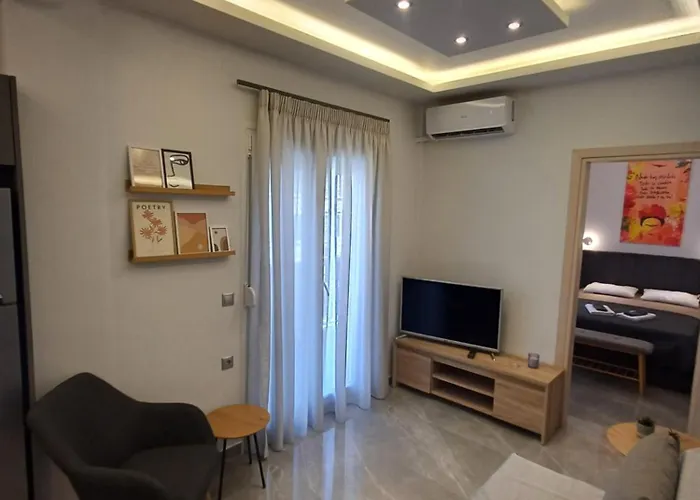 Centre Near Metro Station Apartment